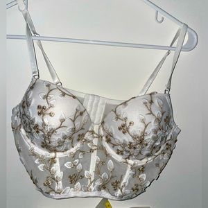 White floral corset lingerie set, padded, adjustable and padded. Size L. Unworn